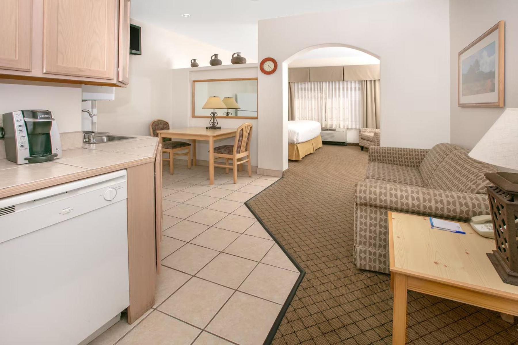 Cash Rewards Inn & Suites Розуел Екстериор снимка