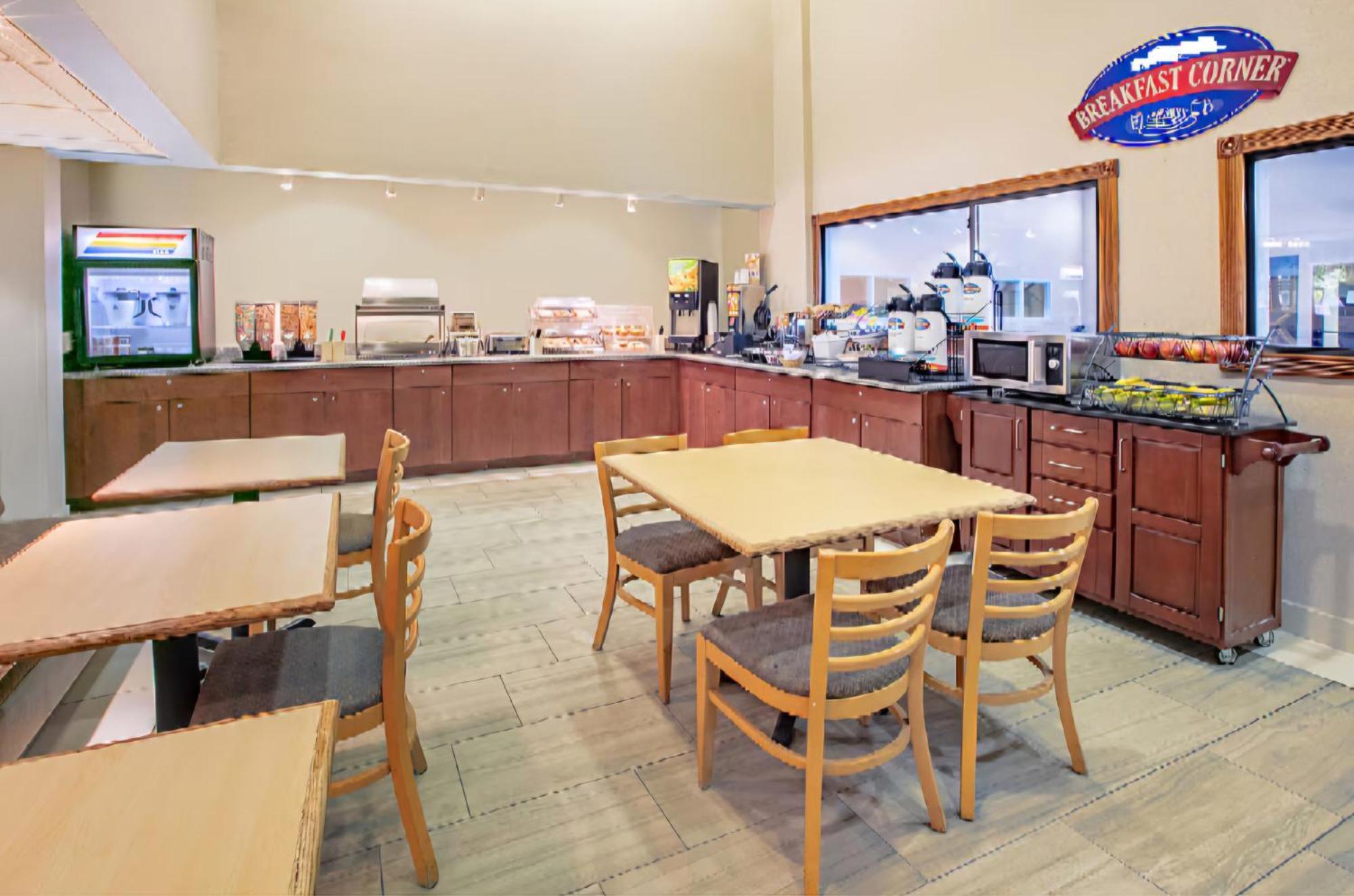 Cash Rewards Inn & Suites Розуел Екстериор снимка